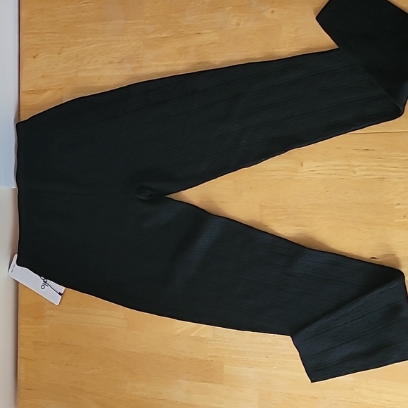 ALO Yoga Pointelle Sweater High Waist Be Mine Leggings - Picture 10 of 12